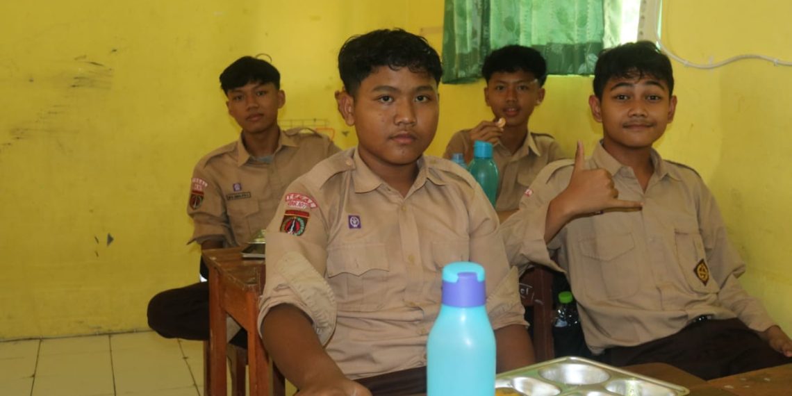 Hari Kelima Makan Bergizi Gratis, Siswa MTs N 2 Tegal Harapkan Program Ini Berlangsung Setiap Hari