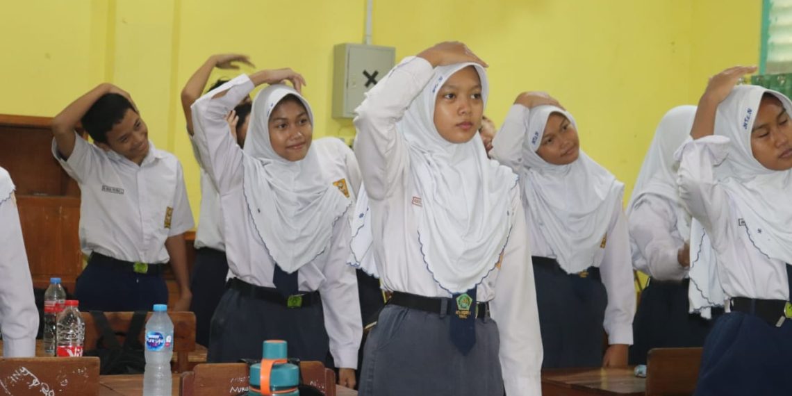 Antusiasme Siswa MTs Negeri 2 Tegal Laksanakan Senam Anak Indonesia Hebat