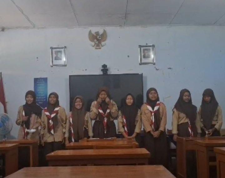 Siswa MTs N 4 Tegal Asah Kemampuan Berbicara dengan Role Play