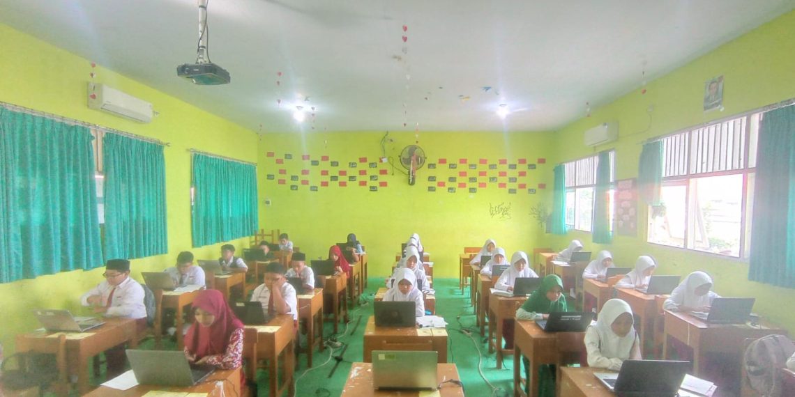 MTsN 1 Tegal Gelar Tes PPDBM Berbasis CBT, Dukung Seleksi Calon Peserta Didik Unggulan